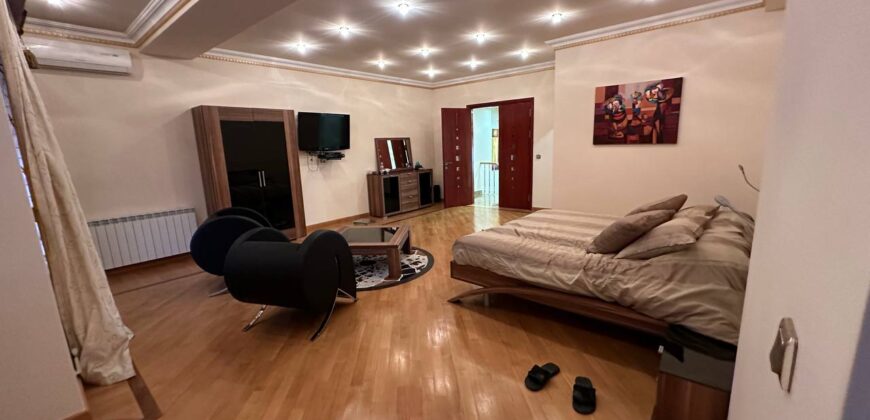 SALE A PENT HOUSE  IN VERIN ANTARAYIN