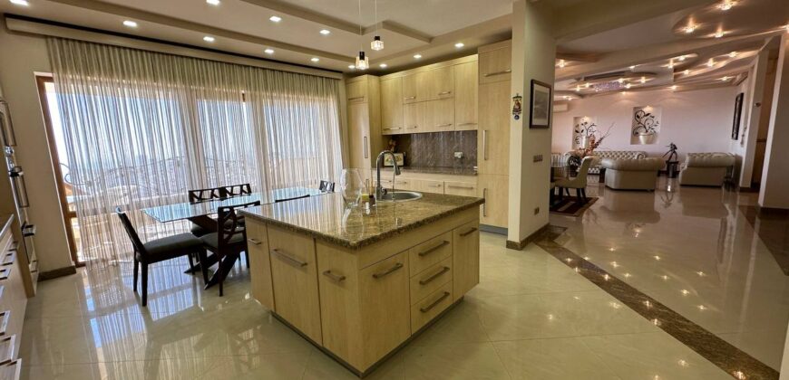 SALE A PENT HOUSE  IN VERIN ANTARAYIN